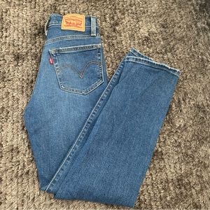 Levis jeans